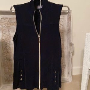 Vest zipper down